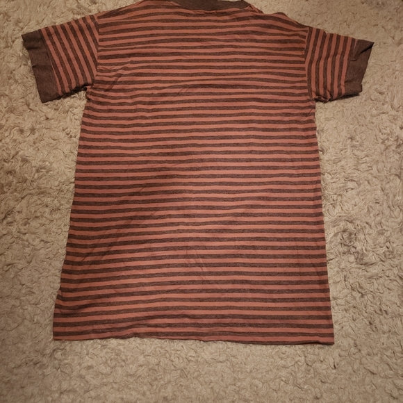 Vintage sleeper 'Everyone needs a friend' tee - Picture 5 of 5